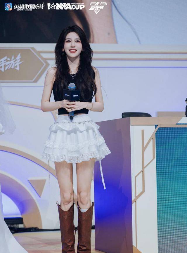 Rita的逆襲(xí)之路！电競(jìng)解说到娱乐圈(quān)女神，跨(kuà)界走得飞起！