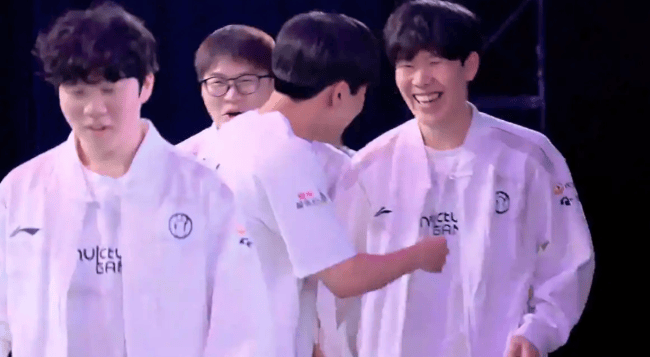 退(tuì)掉BLG基地之后，The shy开懷(huái)大笑！