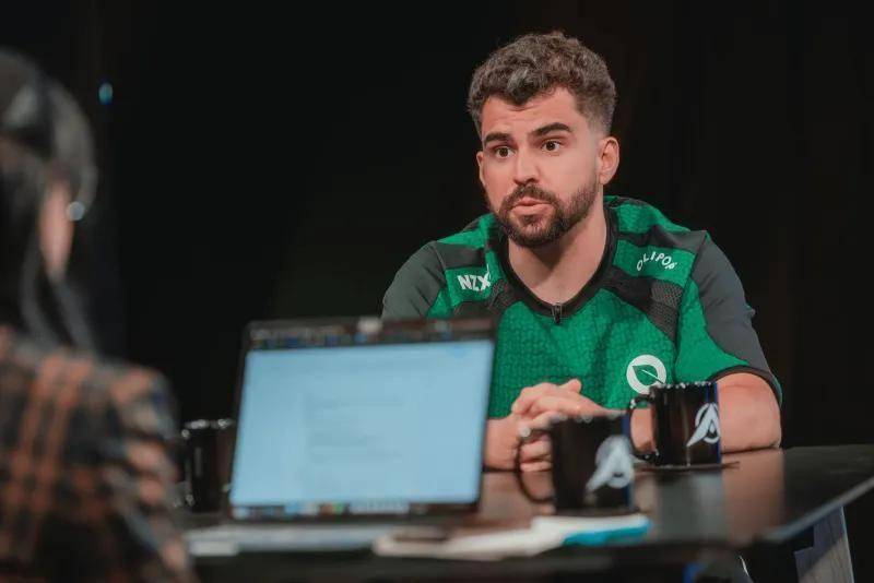 FLY上單(dān)Bwipo因性(xìng)别歧视言论被禁赛，獎(jiǎng)金捐(juān)给女性(xìng)电竞公益项目