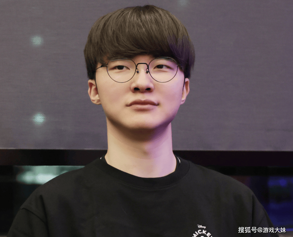 LOL比(bǐ)赛暂停(tíng)長(zhǎng)达3小時(shí)，选手打开直播看比(bǐ)赛，被官方(fāng)禁赛处罚