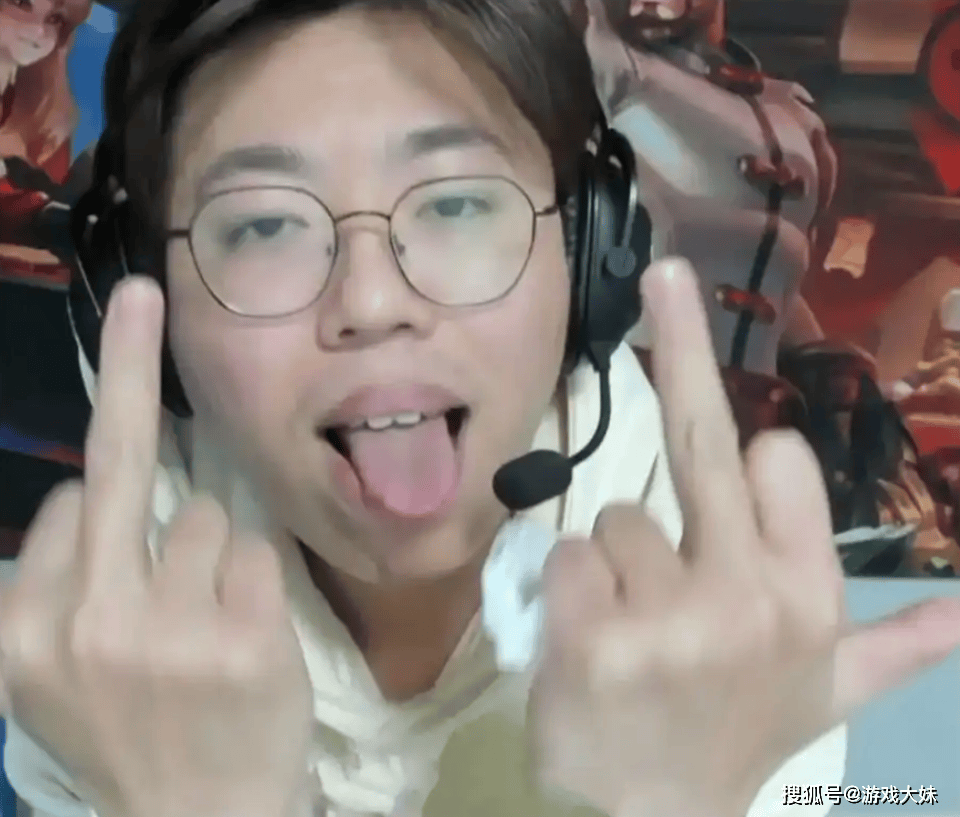 王者荣耀主播嘲(cháo)讽uzi没冠军，并表示一诺如(rú)果(guǒ)打LOL，随便碾压faker